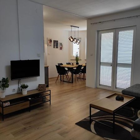Apartman Branimir Novalja Exterior foto