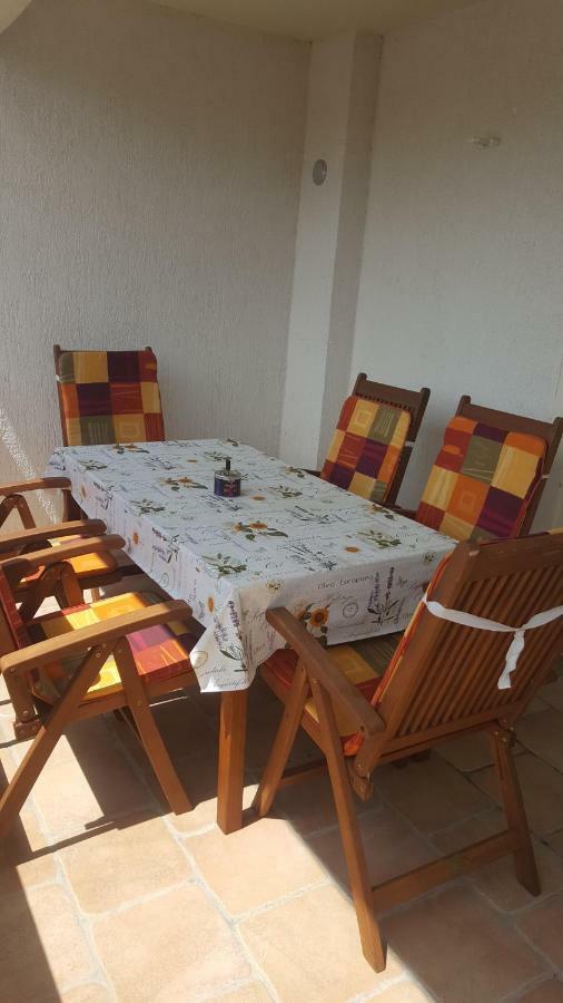 Apartman Branimir Novalja Exterior foto